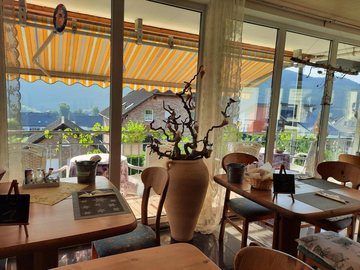 Gaestehaus Moselblick Trittenheim Esterno foto